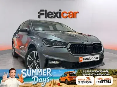 Usado Skoda Fabia Style 150 CV (110 kW) 2022 Gris Utilitario