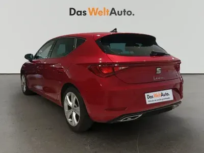 Usado Seat Leon FR 150 CV (110 kW) 2021 Rojo