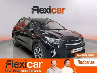 Usado Kia Stonic 101 CV (74 kW) 2021 Negro SUV