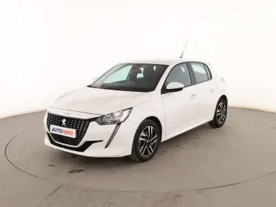 Usado Peugeot 208 Allure 101 CV (74 kW) 2019 Blanco Utilitario