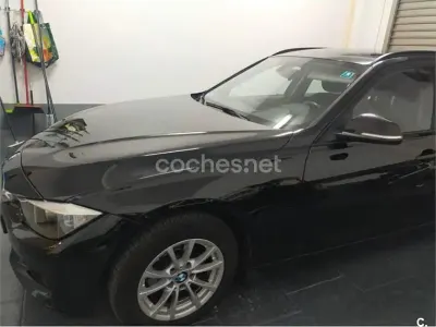 Usado BMW 318 143 CV (105 kW) 2014 Negro Familiar