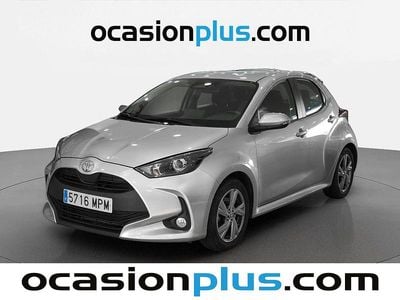Gris Usado 2024 Toyota Yaris Hybrid Active Utilitario | 16.546 € (Buen precio)