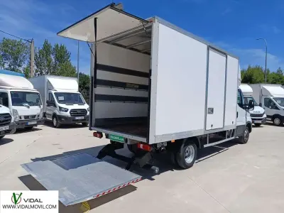 Usado Iveco Daily 156 CV (114 kW) 2022 Blanco Van