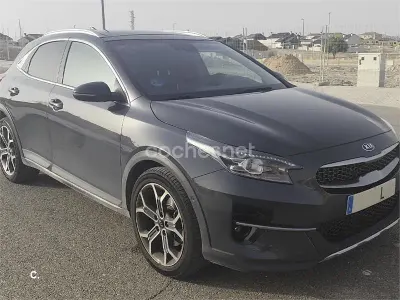 Usado Kia XCeed 160 CV (117 kW) 2021 Gris / plata SUV