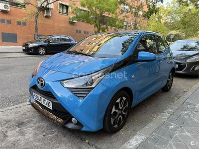 Usado Toyota Aygo X-play 69 CV (50 kW) 2019 Azul Utilitario