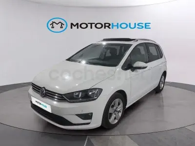 Usado VW Golf Sportsvan Advance 125 CV (91 kW) 2017 Blanco Monovolumen
