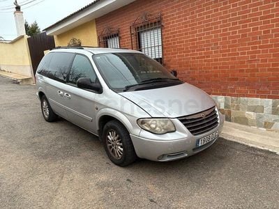 Usado Chrysler Voyager 150 CV (110 kW) 2005 Gris / plata Monovolumen