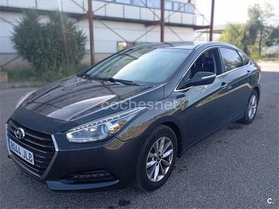 Usado Hyundai i40 141 CV (103 kW) 2016 Gris / plata Berlina