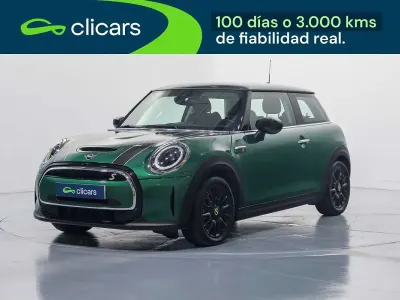 Usado Mini Cooper SE 135 kW (184 CV) 2023 Verde Utilitario