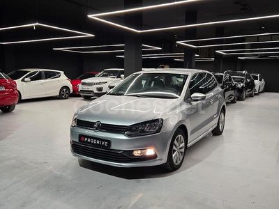 Gris / plata Usado 2015 VW Polo Advance Berlina | 12.799 € (Un poco caro)