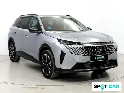 Usado Peugeot 5008 Allure 136 CV (100 kW) 2025 Gris SUV