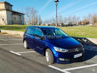Usado VW Touran Advance 115 CV (84 kW) 2017 Azul Monovolumen