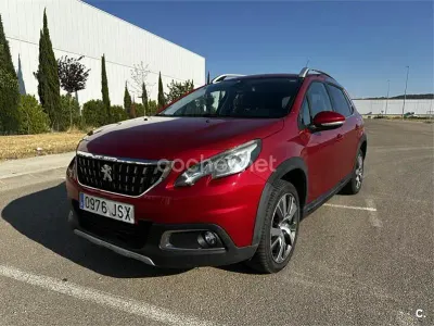 Usado Peugeot 2008 Allure 120 CV (88 kW) 2016 Rojo SUV