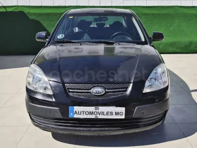Usado Kia Rio EX 110 CV (80 kW) 2006 Negro Berlina