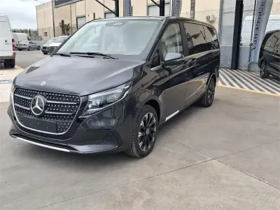 Nuevo Mercedes V220 Avantgarde 163 CV (119 kW) 2026 Gris Monovolumen