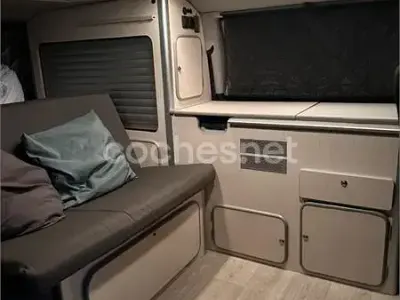 Usado VW Caravelle Trendline 102 CV (75 kW) 2016 Rojo Van