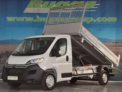 Usado Citroën Jumper 140 CV (102 kW) 2023 Blanco Monovolumen