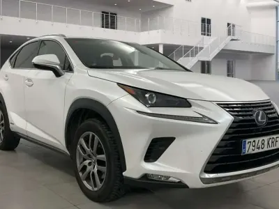 Usado Lexus NX300h Executive Line 197 CV (144 kW) 2018 Blanco SUV