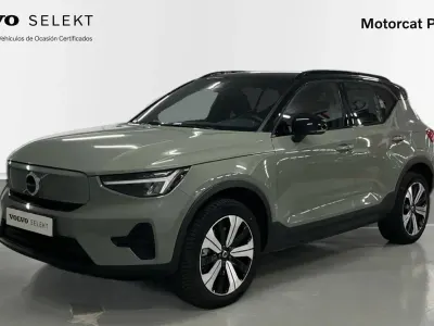 Usado Volvo XC40 Plus 175 kW (238 CV) 2023 Sage green SUV