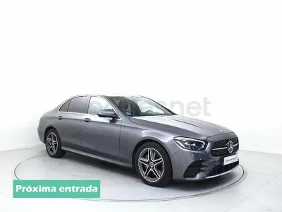Usado Mercedes E220 194 CV (142 kW) 2021 Gris / plata Berlina