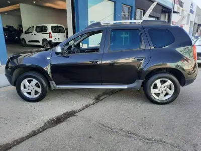 Usado Dacia Duster Lauréate 105 CV (77 kW) 2011 Negro SUV