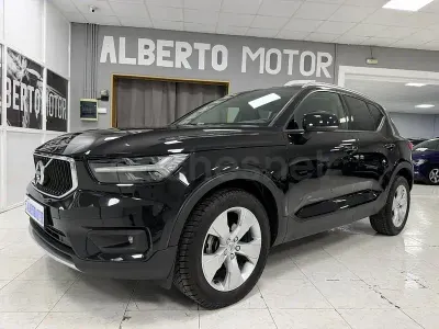 Usado Volvo XC40 Momentum 163 CV (119 kW) 2020 Negro SUV