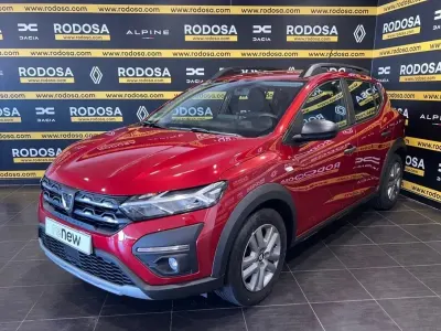 Usado Dacia Sandero Essentiel 100 HP (73 kW) 2021 Vermelho Sedan