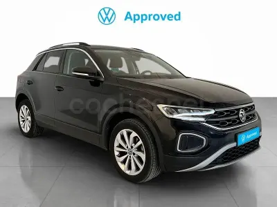 Usado VW T-Roc Life 150 CV (110 kW) 2023 Negro SUV