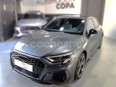 Gris / plata Usado 2023 Audi A3 Ambiente Berlina | 30.990 € (Precio justo)