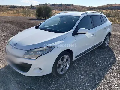 Usado Renault Mégane GrandTour GT 110 CV (80 kW) 2014 Blanco Familiar