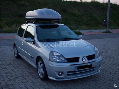 Gris / plata Usado 2004 Renault Clio II Privilege Berlina | 6500 €