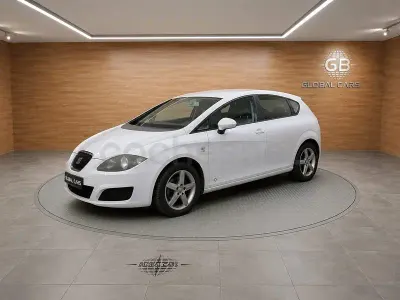 Usado Seat Leon Copa 105 CV (77 kW) 2011 Blanco Utilitario