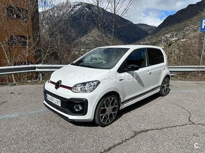 Usado VW up! high up! 90 CV (66 kW) 2018 Blanco Utilitario