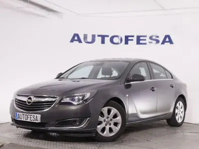 Usado Opel Insignia Selective 136 CV (100 kW) 2016 Gris