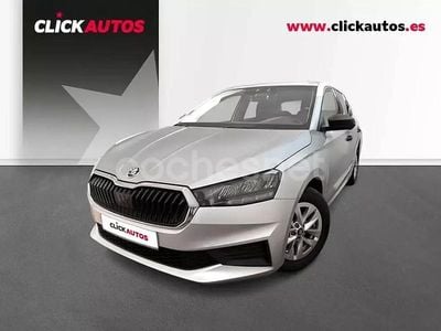 Plateado Usado 2025 Skoda Fabia Essence Utilitario | 16.450 € (Precio justo)