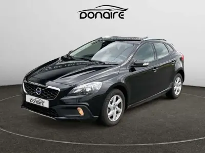 Usado Volvo V40 Kinetic 120 CV (88 kW) 2016 Negro Utilitario