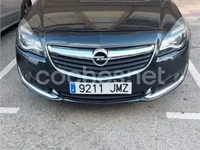 Usado Opel Insignia Selective 120 CV (88 kW) 2016 Negro Berlina