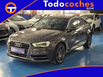 Usado Audi A3 Attraction 105 CV (77 kW) 2013 Marrón Berlina