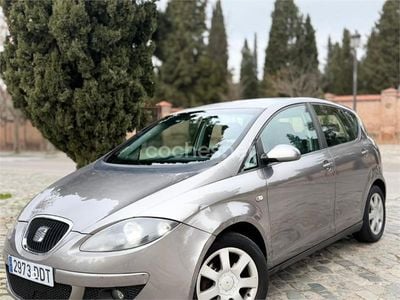 Beige Usado 2004 Seat Altea Reference Berlina | 3200 € (Precio justo)