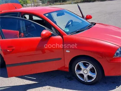 Usado Seat Ibiza Sport 100 CV (73 kW) 2006 Rojo Utilitario