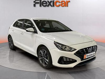 Usado Hyundai i30 110 CV (80 kW) 2021 Blanco Utilitario
