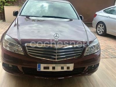 Usado Mercedes C200 Avantgarde 184 CV (135 kW) 2009 Granate Berlina