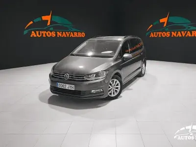 Usado VW Touran Advance 115 CV (84 kW) 2017 Gris / plata Monovolumen