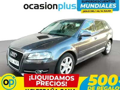 Usado Audi A3 Sportback Attraction 105 CV (77 kW) 2012 Negro Utilitario