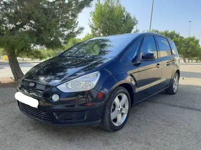 Usado Ford S-MAX Trend 140 CV (102 kW) 2009 Negro Monovolumen