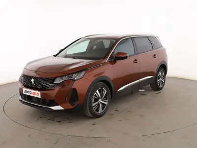 Usado Peugeot 5008 Allure 130 CV (95 kW) 2021 Marrón SUV