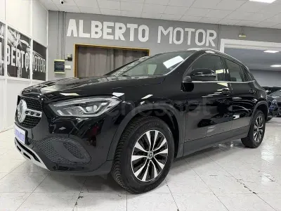 Usado Mercedes GLA200 150 CV (110 kW) 2022 Negro SUV