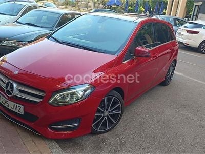 Usado Mercedes B180 109 CV (80 kW) 2016 Rojo Monovolumen