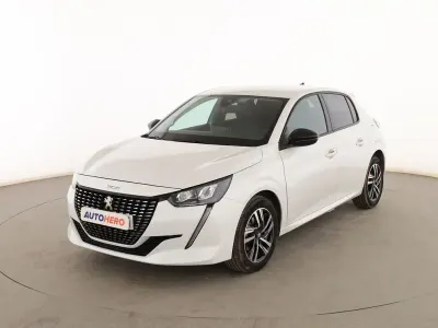 Usado Peugeot 208 Allure 101 CV (74 kW) 2022 Blanco Utilitario