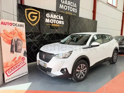 Usado Peugeot 2008 Active 100 CV (73 kW) 2022 Blanco SUV